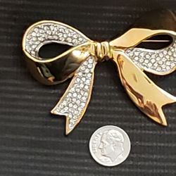 Vintage Bow Brooch Goldtone