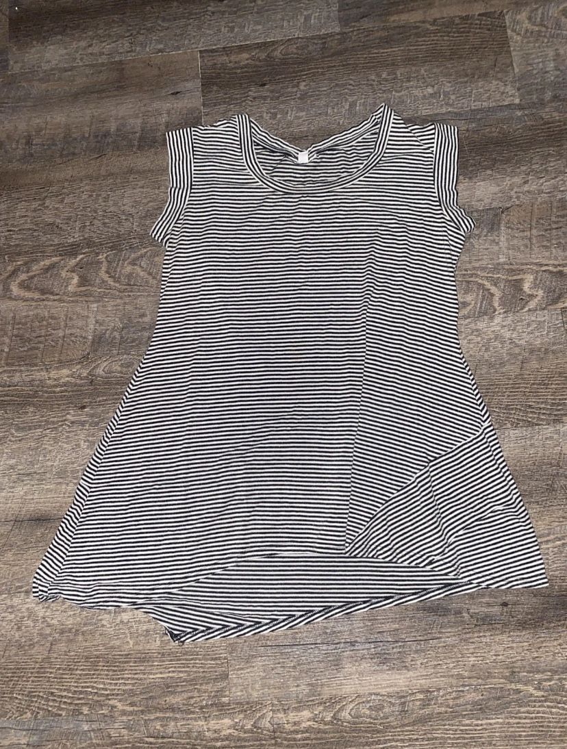 Womens Medium Black and White Striped Tunic. Worn Once