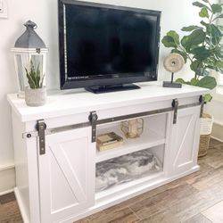 Custom TV Stand Cabinet Entertainment Center TV Lift Modern Rustic Farm House Barn Doors Console Handmade Restorations hardware Insp. Bookshelves 