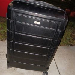 GOT 3 NAME BRAND LUGGAGES 20 EACH GREAT CONDITION USED 1 TIME