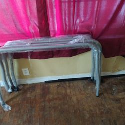 I am selling a ping pong table brand new just took it out of the box have all the pieces I am selling for $125
