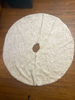 Tree skirt