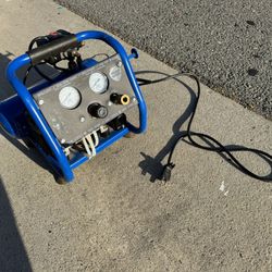 Eagle Silent Series .75-HP 1-Gallon Hot Dog Air Compressor