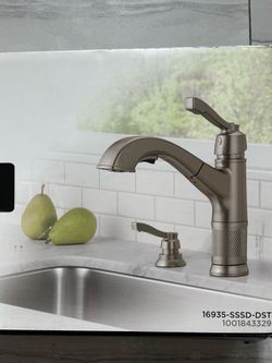 Delta Allentown pullout kitchen faucet in stainless steel. New!