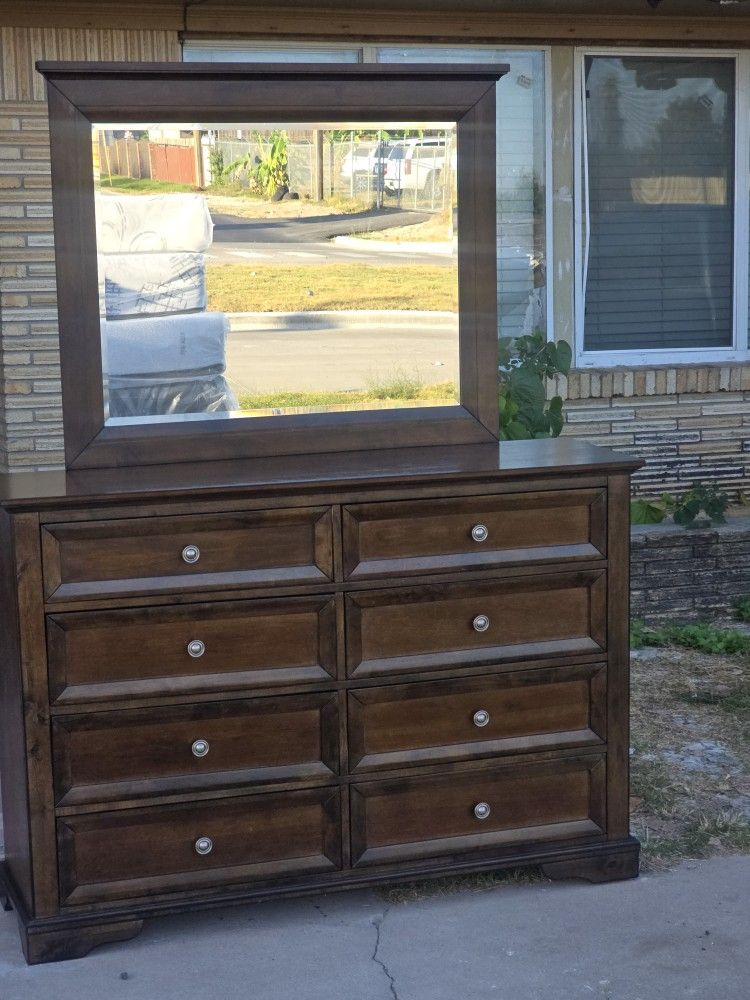 DRESSER WITH MIRROR 