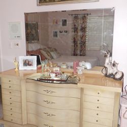 Mid Century Blonde Dresser With Mirror