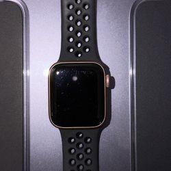 Apple Watch SE (2024)