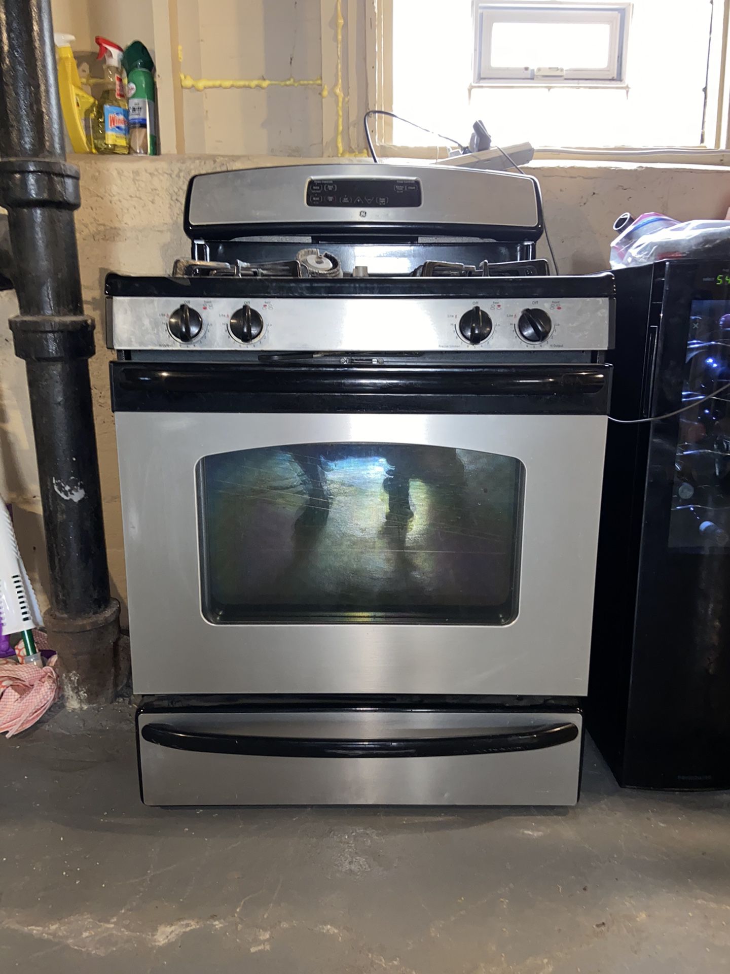GE stainless steel stove
