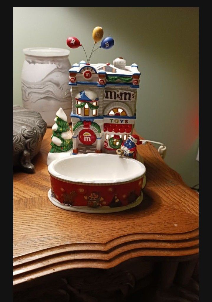 M&Ms Lighted Up Candy Dish