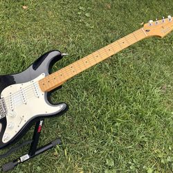 Fender Stratocaster w/maple neck