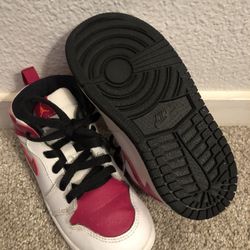 Little Girls Jordan 1’s