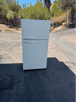 Refrigerator large Household fridge freezer 21 cubics (free local delivery)