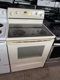 Offwhite glass top stove