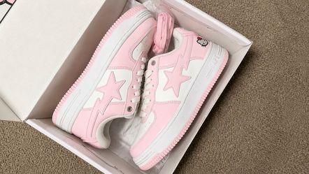 Bathing Ape (BAPE) Women's Pink and White Shoes
