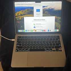 Apple MacBook Air 2022 13 Inch 10/10 Condition 8ram 256gb Flash Starlight Color 