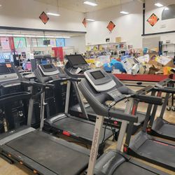 ‼️New treadmills‼️selling Fast 4 Left