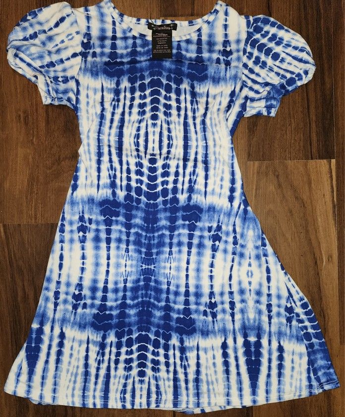 NWOT Xtraordinary Girls Sz 10 Short Sleeved Blue and White Tie Dye Dress with Tie Back