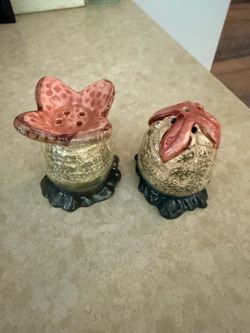 Alien Xenomorph Egg Salt & Pepper Shaker Set