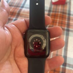 Apple Watch Series 7// 45mm