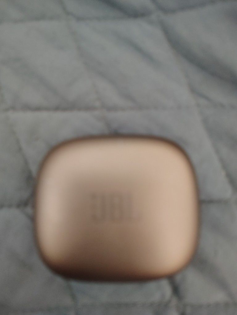 JBL Live Pro 2 Badge