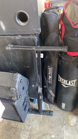 Keyboard stand. Make me an offer. Pick up in Escondido or local drop off.