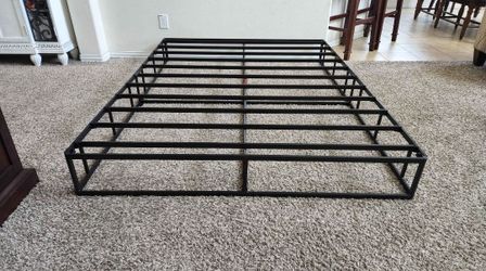 Queen Size Steel Smart Box Spring Bed Base. Tool-Free Easy Assembly. 59.5"W x 79"L x 9"H