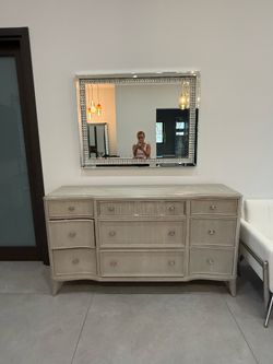 Contemporary 8-Drawer Dresser with Matching Mirror