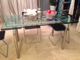 Expanding Glass Table