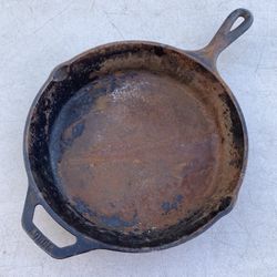 Vintage Cast Iron Lodge Pan 