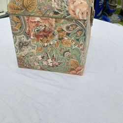 Grandma Old Sewing Kit Box 🎁