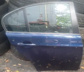 07-12 BMW 328i Sedan Passenger Right Rear Door
