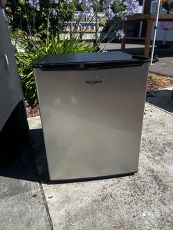 Mini fridge - great condition