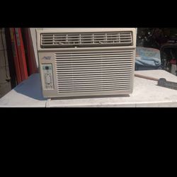 Air Conditioner 10000btu 
ARTIC King