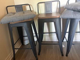 4 Barstools