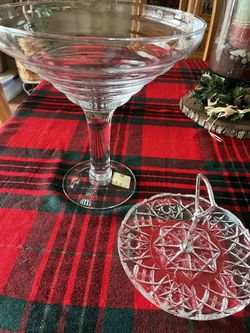 Beautiful Glass Party Serving Items. See Pix For Measurements.  Both For $20