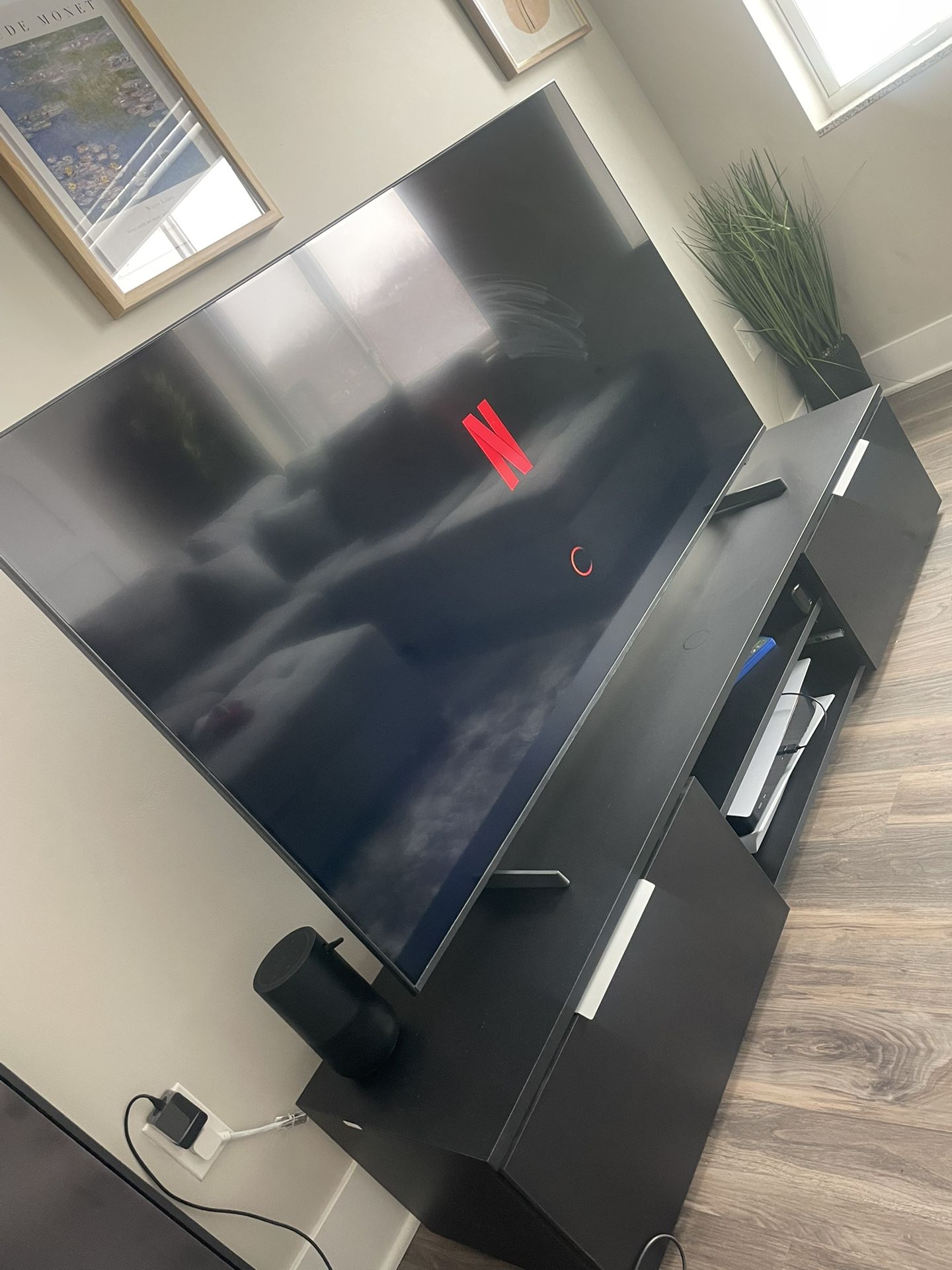 65 Inches Smart 4 K Tv 