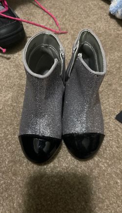 Childrens place booties dressup 8c