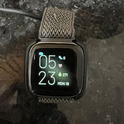 Fitbit Versa 2 Smartwatch 