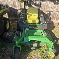 John Deere ZERO TURN 