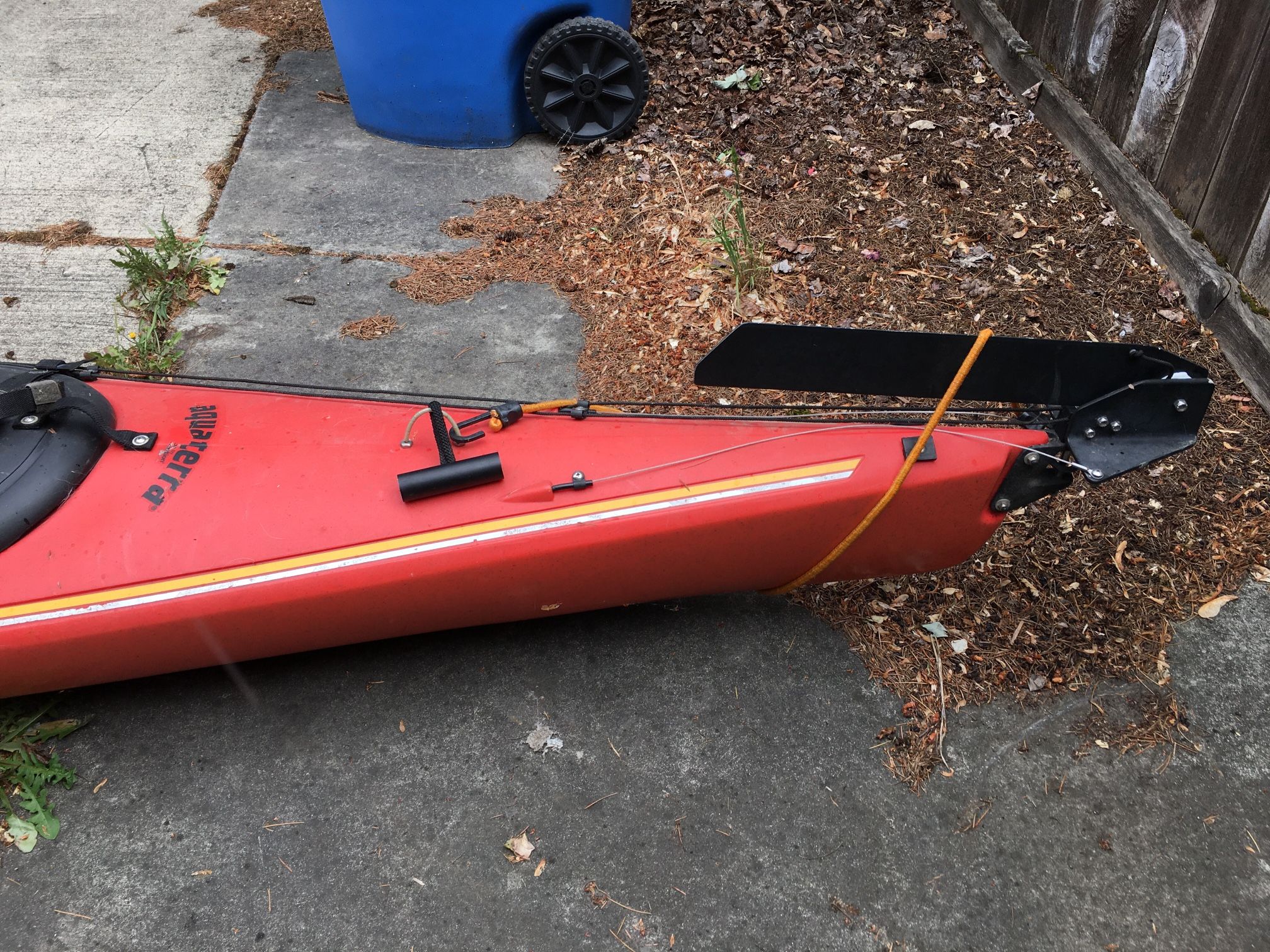 Aquaterra  Chinook カヤック　アクアテラ　チノック Restoring a 30 year old Aquaterra Chinook 17 ft long kayak - YouTube