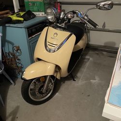 Lance Cali Classic Motorbike  Scooter 