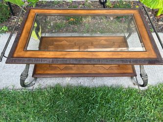 Glass/wood coffee table