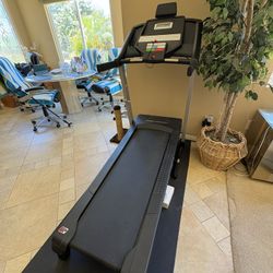 Pro-Form 300i Treadmill With Bluetooth 