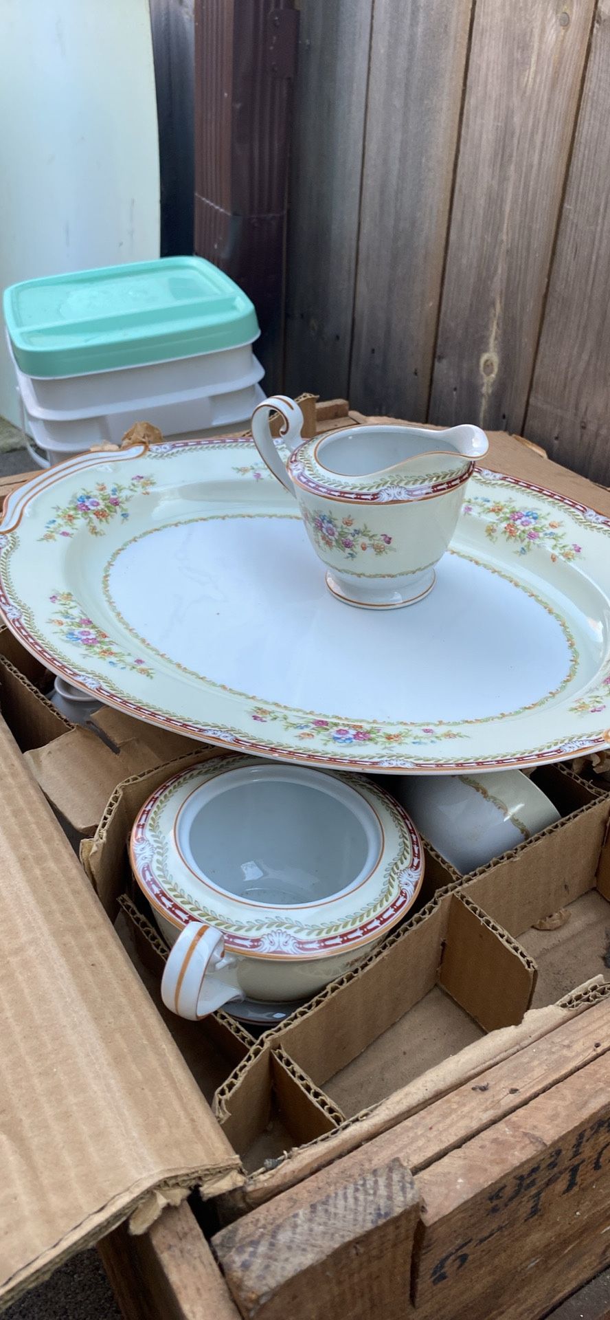 Nortitake Fine China Set 