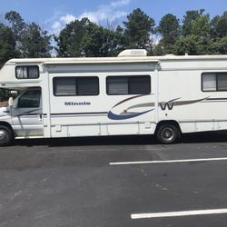 2004 Winnebago Mini Winnie 