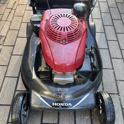 21”  Honda HRR216 Self Propelled  Lawn Mower In Cooper City 33330