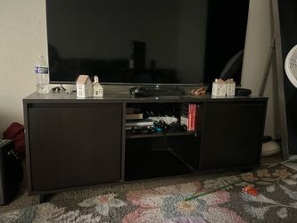 Tv stand / entertainment center
