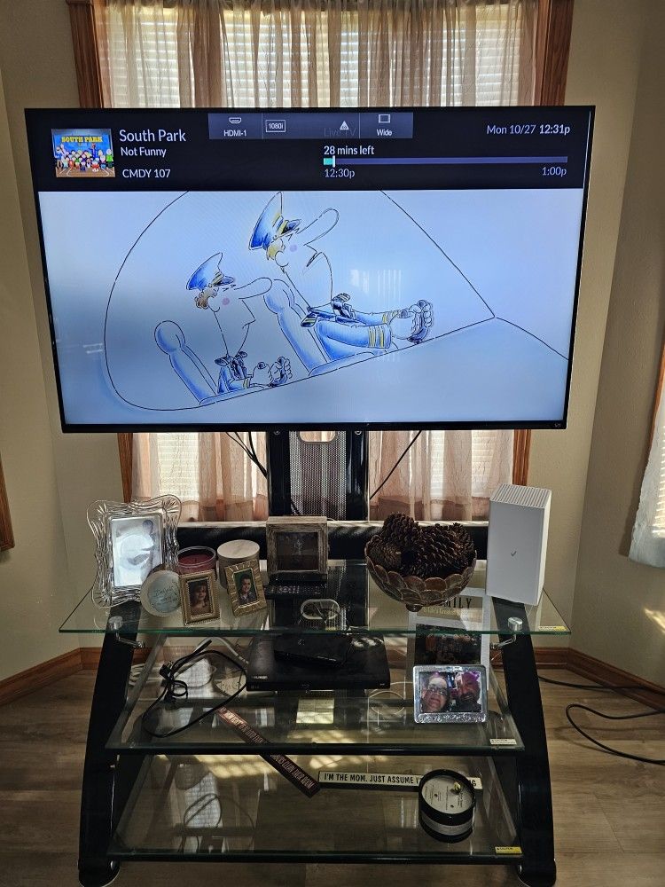 42 Inch TV with Glass Stand Sound Bar And Blu-ray Player