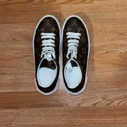 Louis Vuitton Sneakers Size 9