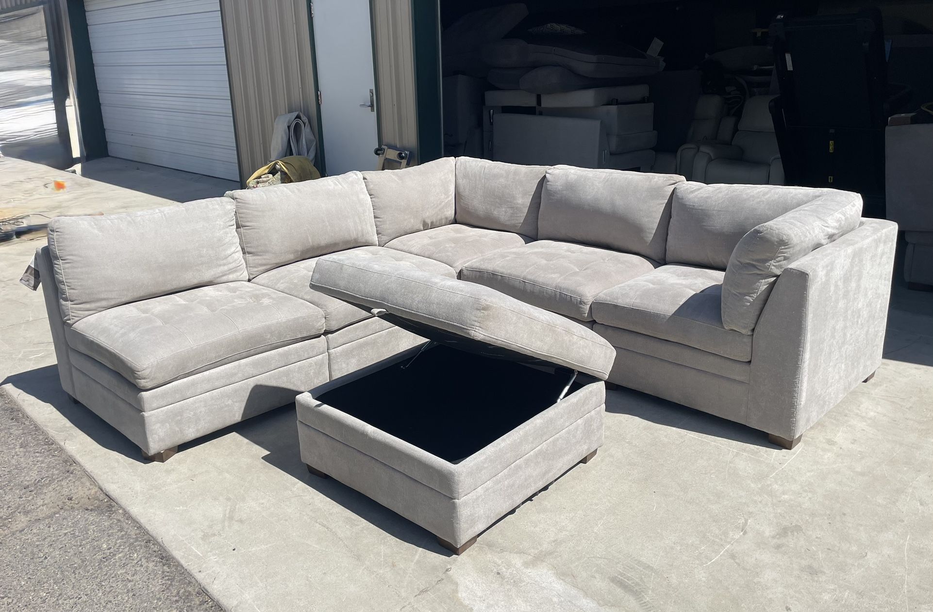 6 PIECE MODULAR SECTIONAL WITH STORAGE OTTOMAN